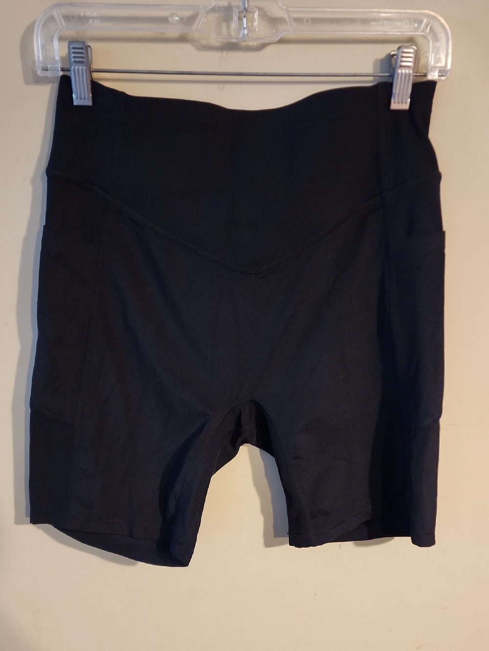 HALARA Black High-Rise Bike Shorts with Side Pockets